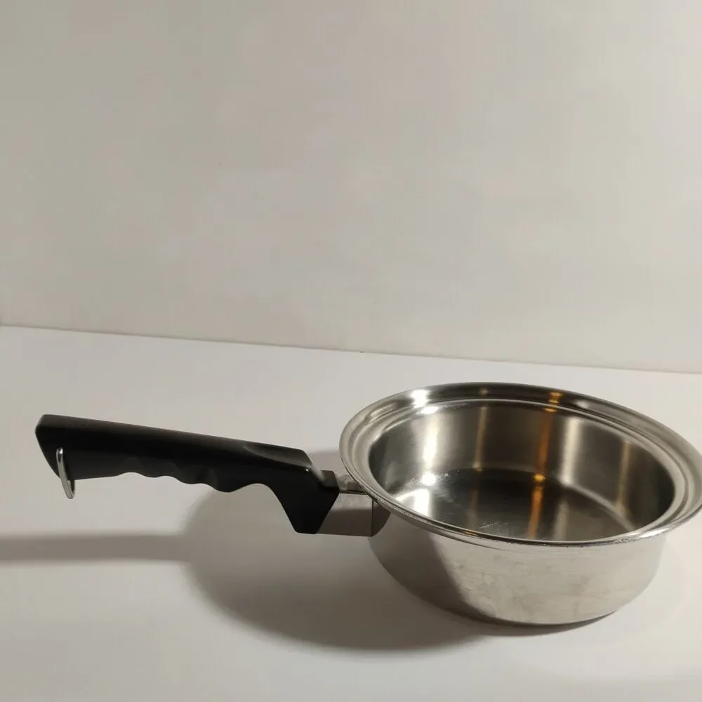 CUTCO 1 Quart Stainless Steel Saucepan 5 Ply Aluminum Core Made in USA. NO LID.